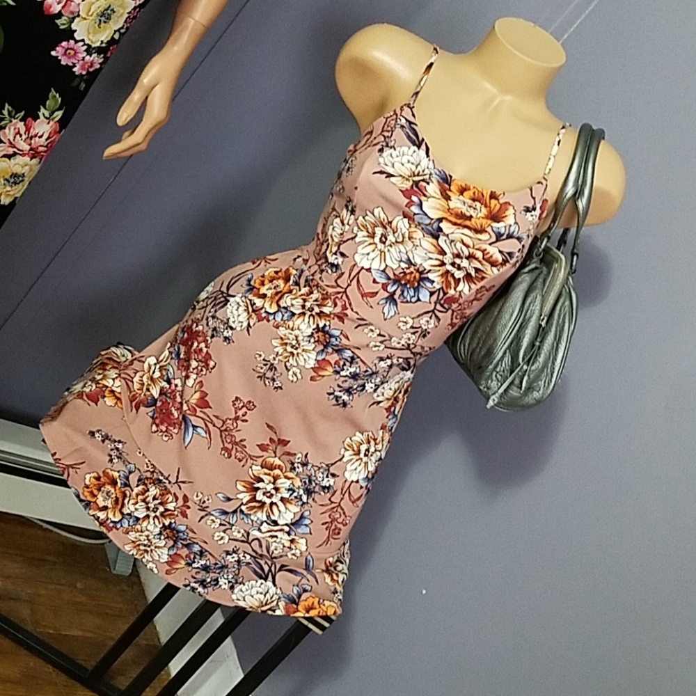 Stunning Sun Dress with Frill Hemline - Picture 1 of 8